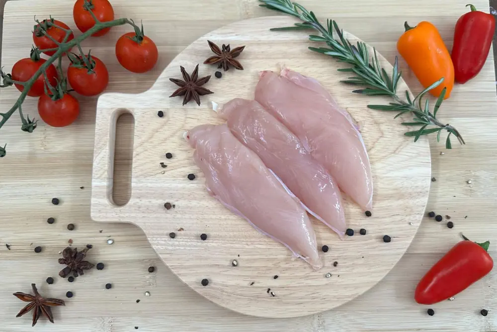 Fresh chicken breast fillet for Petaling Jaya cafés